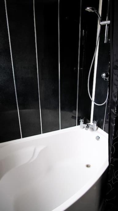 3 Bed, Parking Inc 15 Percent Off For Monthly Stays Westoe Exterior foto